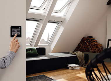 Velux-Fenster-elektrisch-in-Berlin---offizieller-Partner