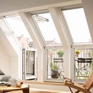 velux-dachbalkon-innen-wohnzimmer