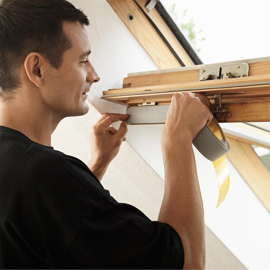 Dachfenster-Reparatur Wartung, Solar-Rollläden, Austausch Griffleiste sowie Pflege