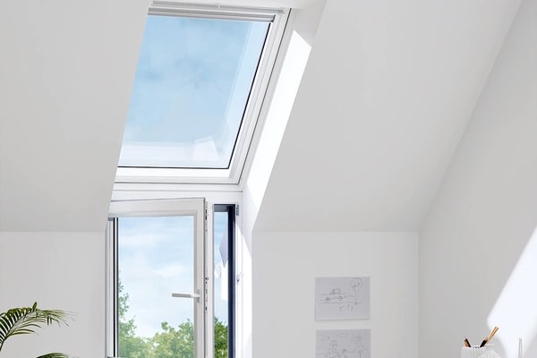 Lichtlösungen Lichtband-Fassade Velux-Dachfenster