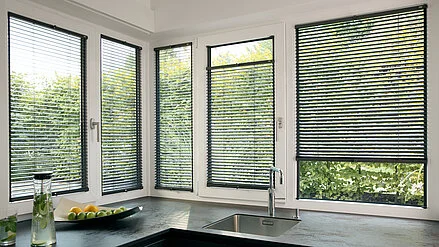 Wabenplissees klemmfix, Wabenplissees zum klemmen, Wabenplissees zum kleben, Wabenplissees nach Maß, Wabenplissees ohne bohren. Sonnenschutz Sichtschutz Hitzeschutz